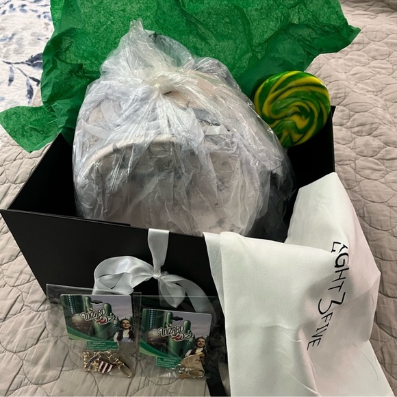 Loungefly Wizard of Oz Flying Monkey AOP Mini Backpack - Picture 3 of 8